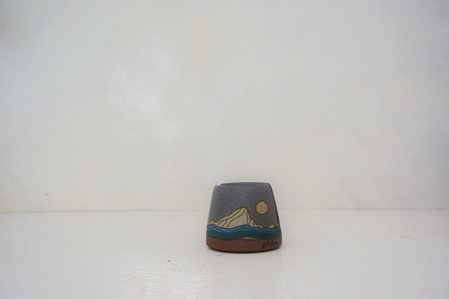 Mountain moon sponge holder in STONE