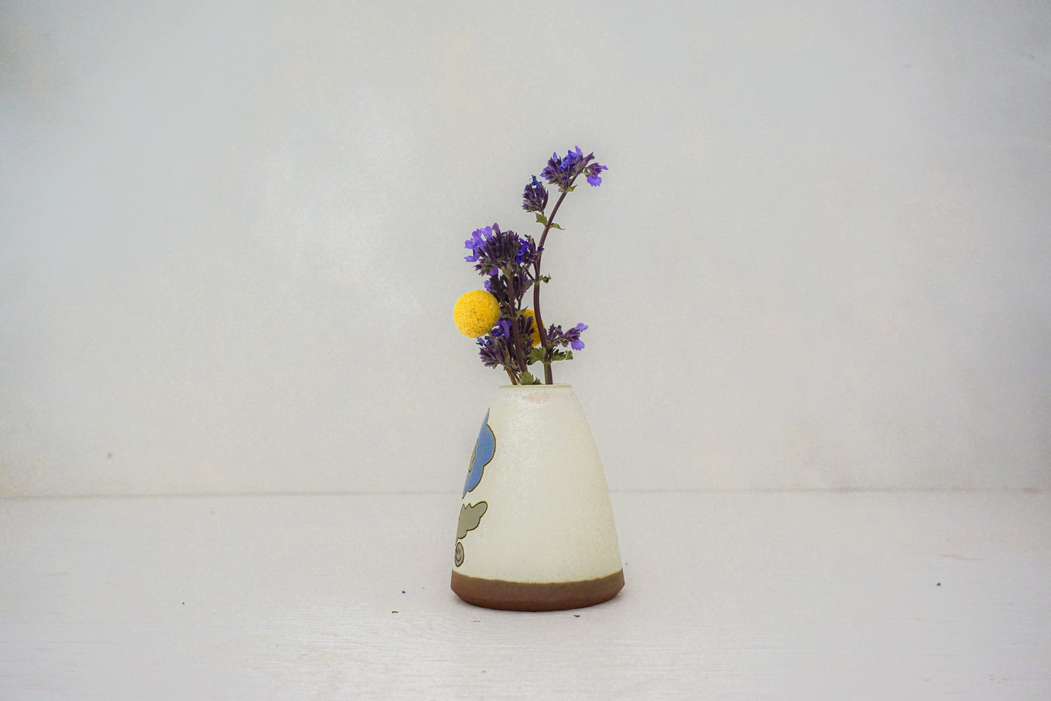 Purple flower POP vase in BONE