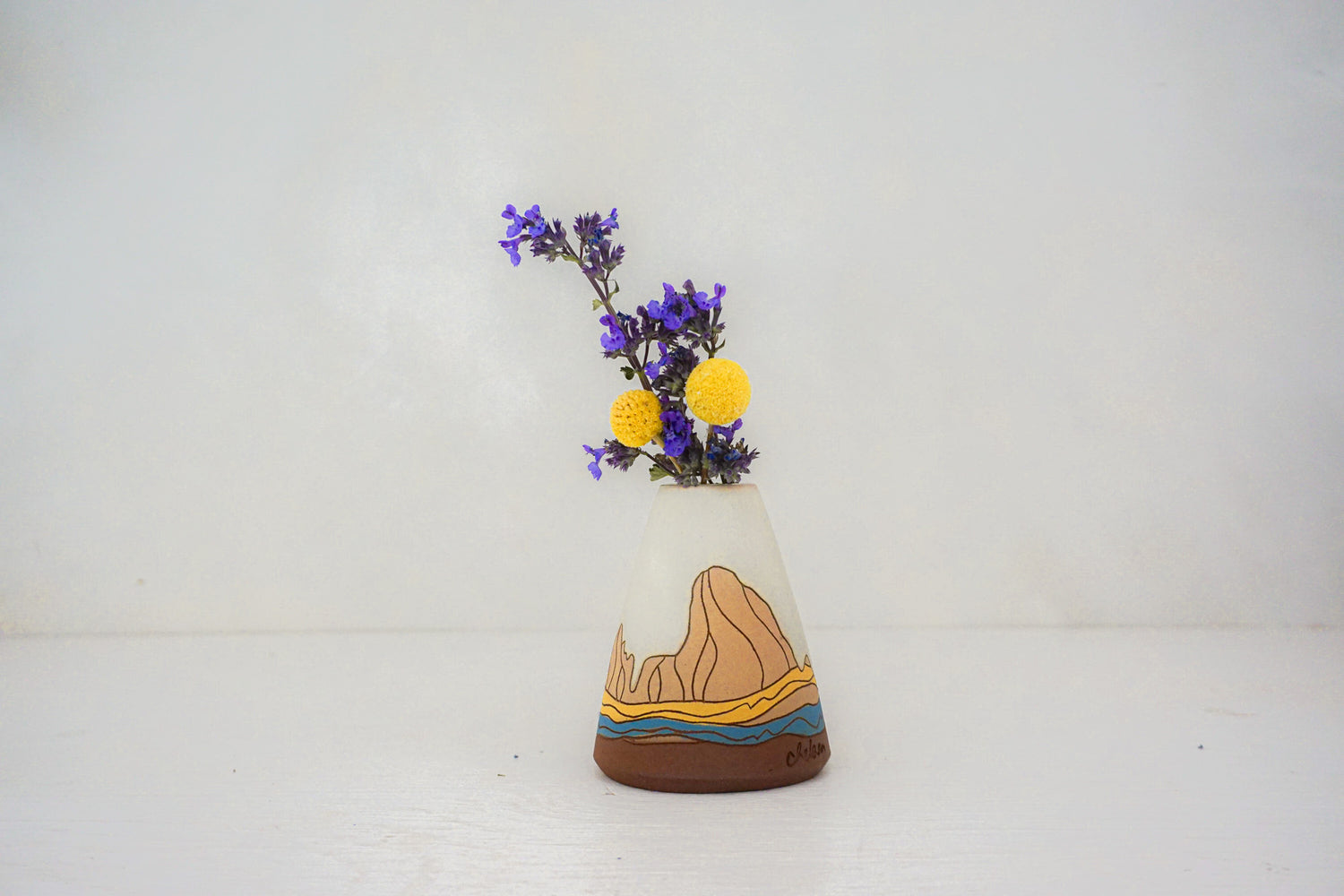 W Teton Peach Vase in BONE