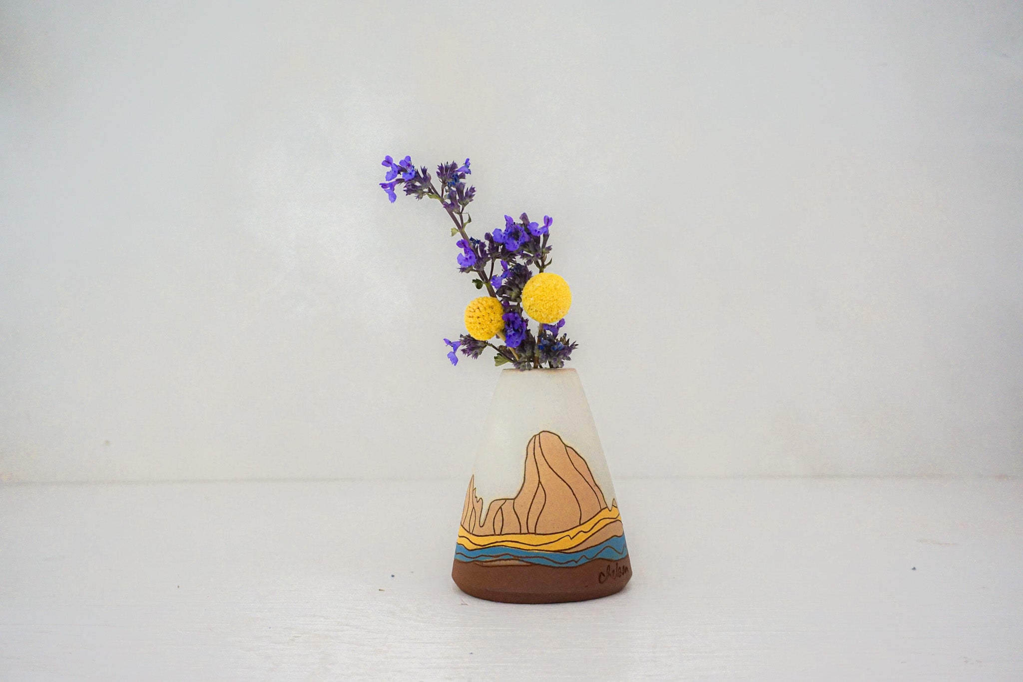 W Teton Peach Vase in BONE