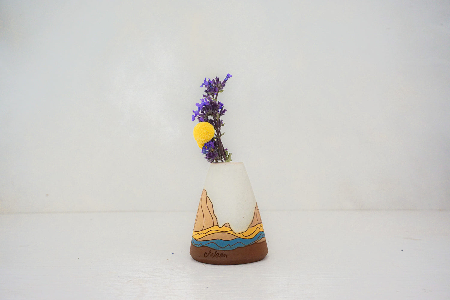 W Teton Peach Vase in BONE