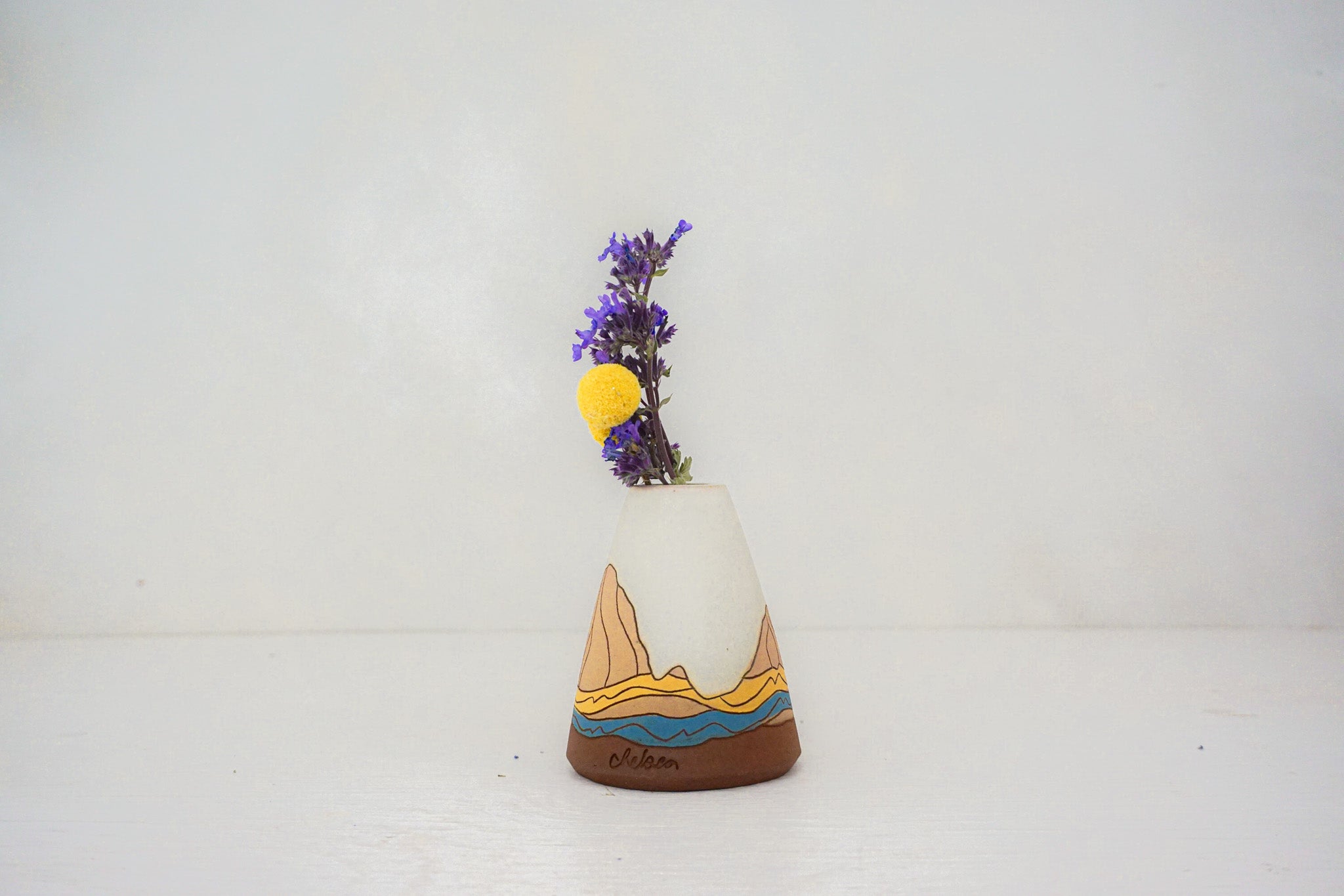 W Teton Peach Vase in BONE