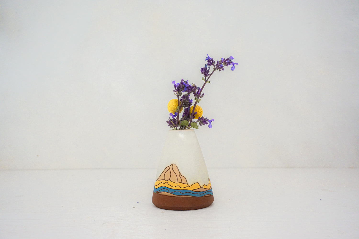 W Teton Peach Vase in BONE