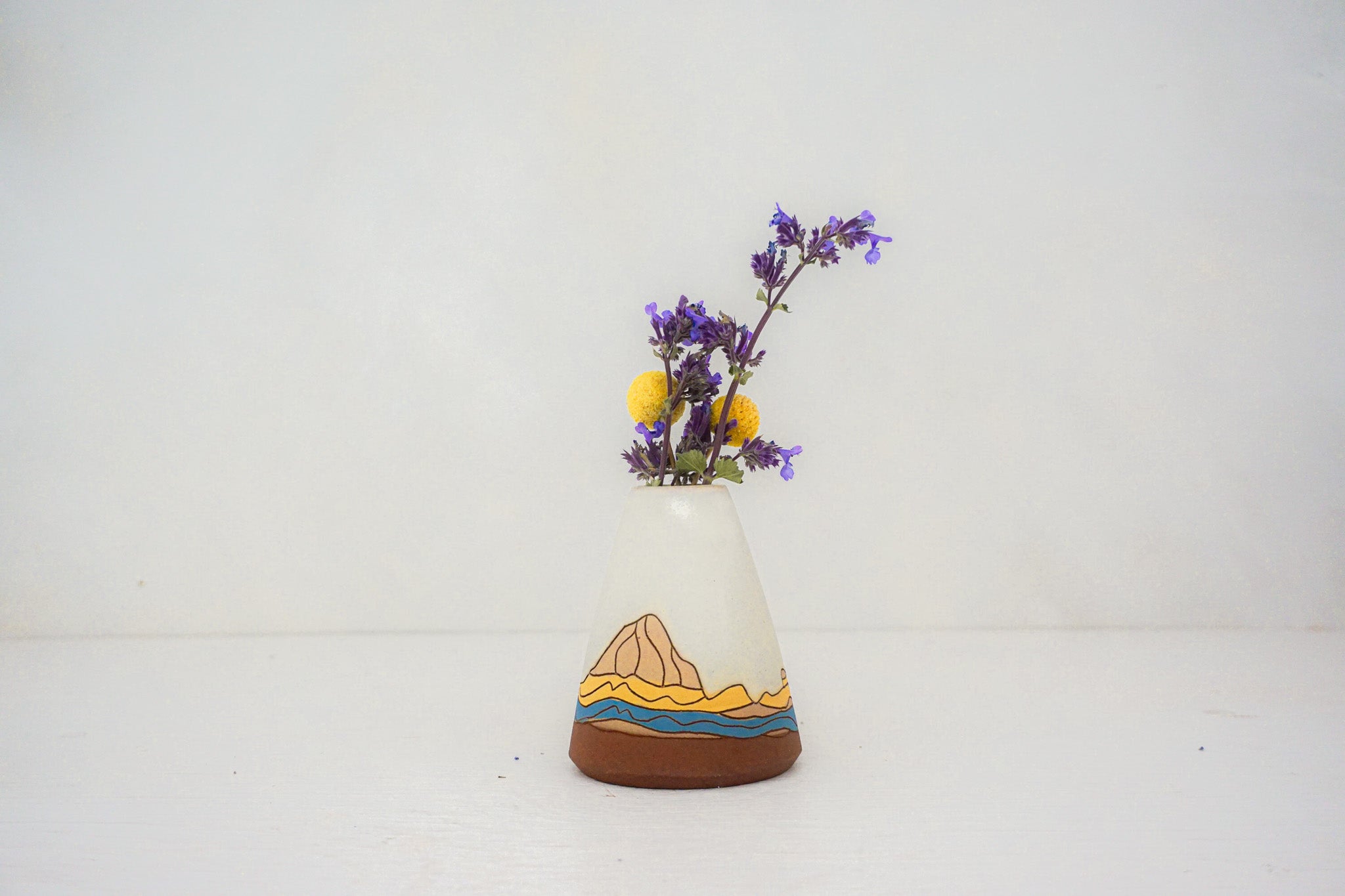 W Teton Peach Vase in BONE