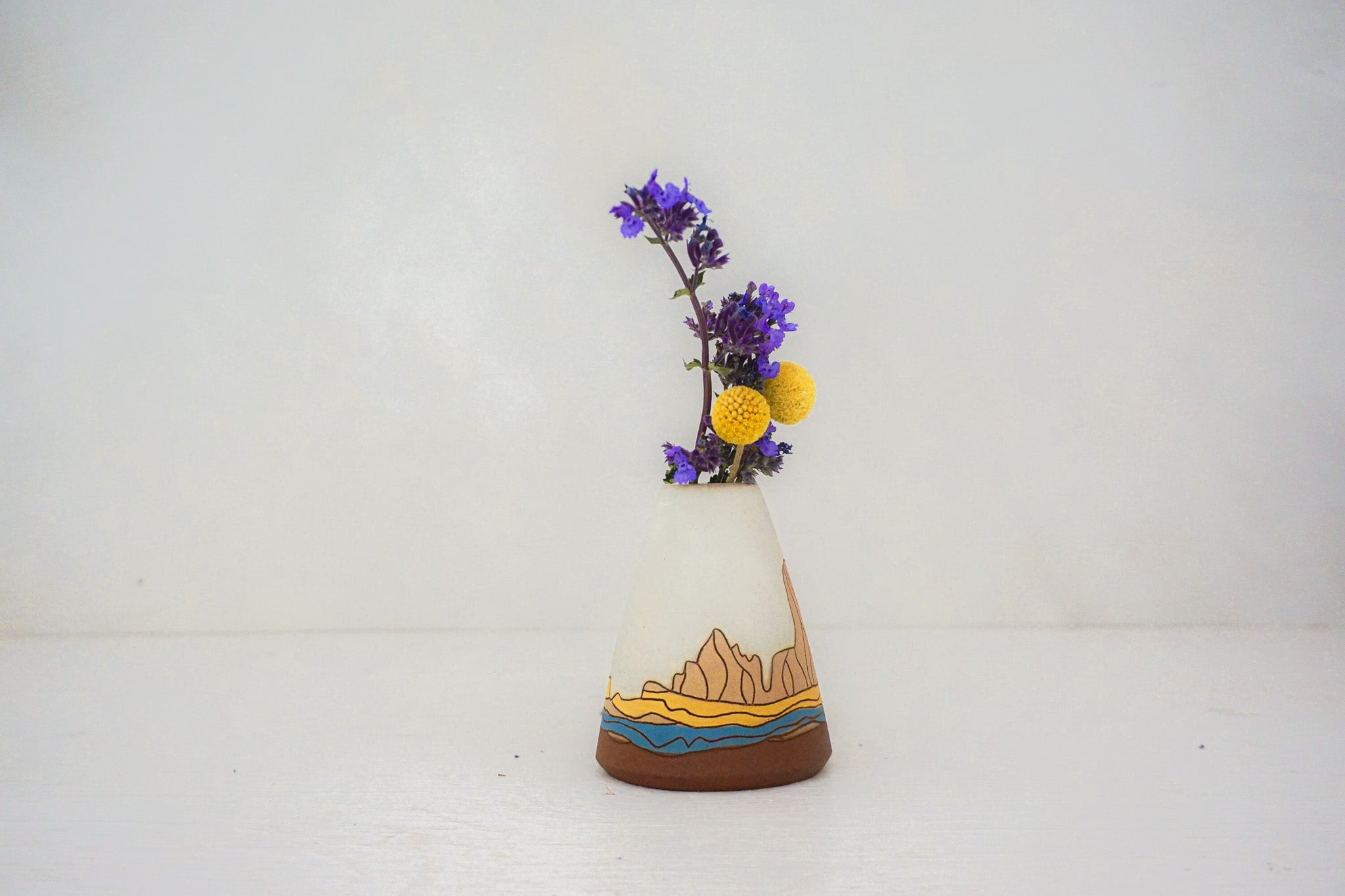 W Teton Peach Vase in BONE