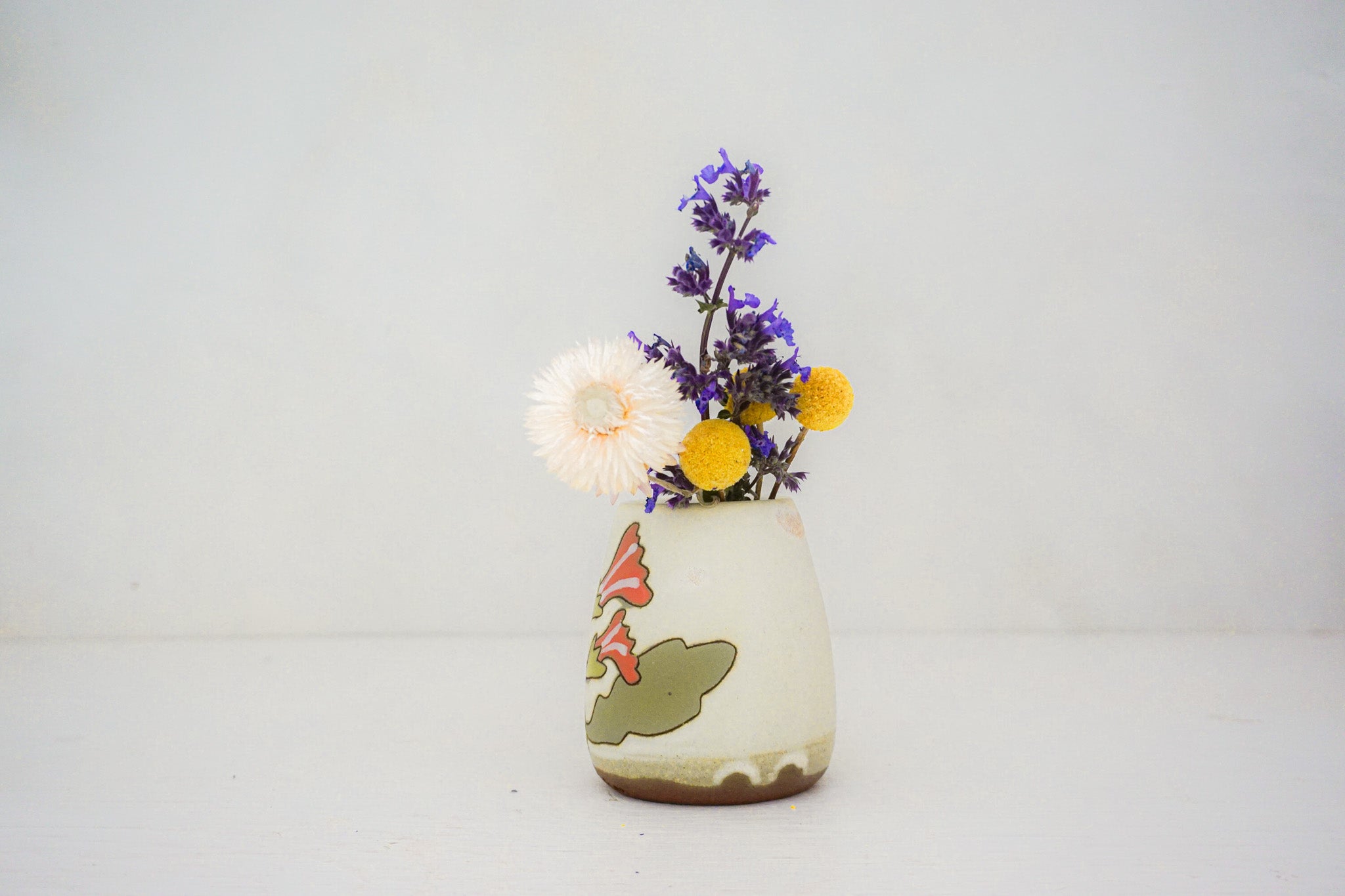 Red Trumpet flower vase in BONE