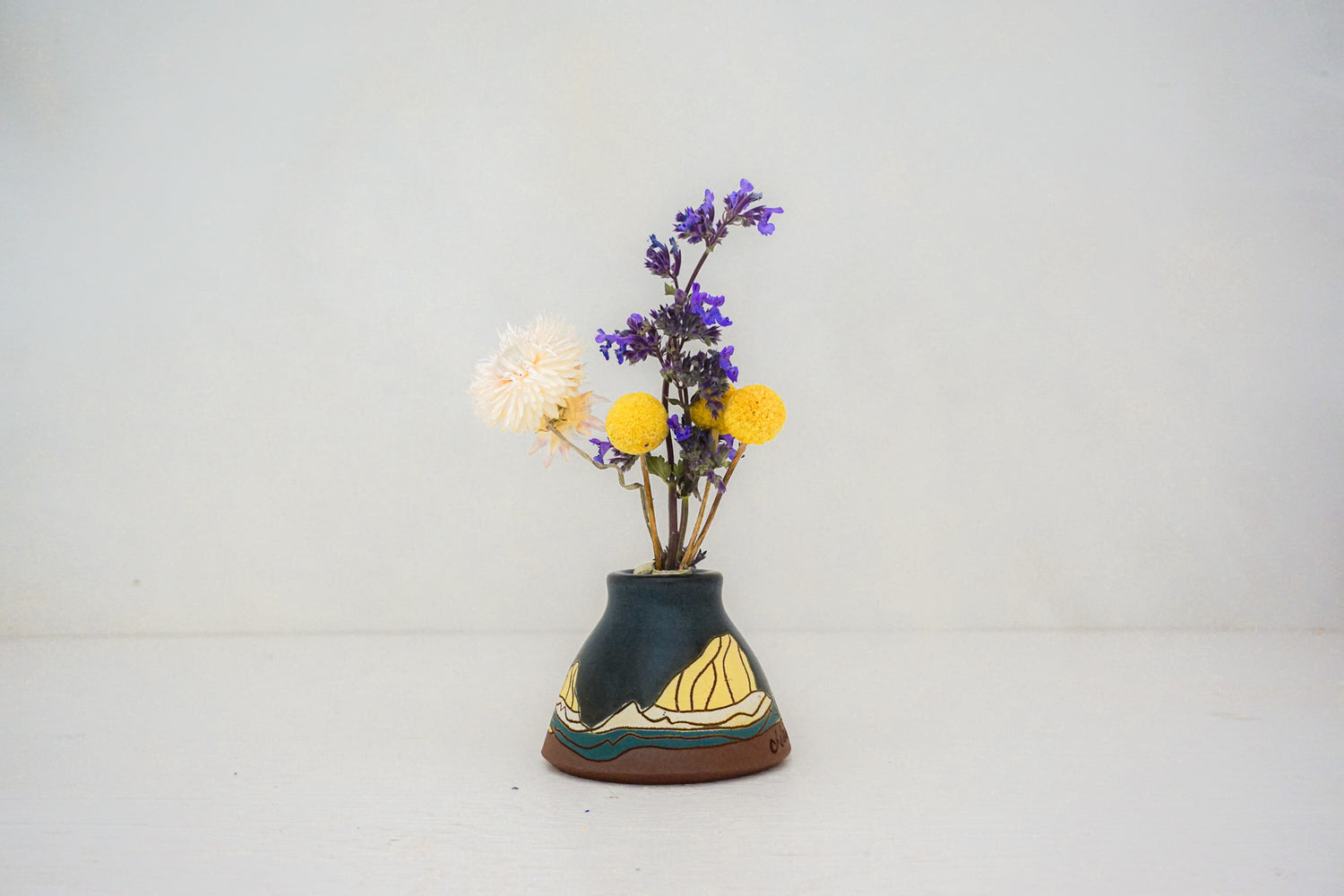 Wee baby vase in DARBY
