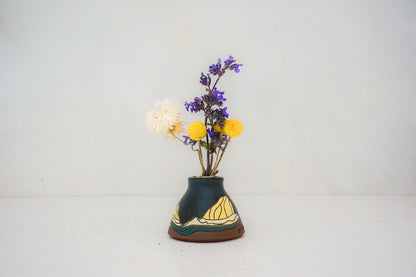 Wee baby vase in DARBY