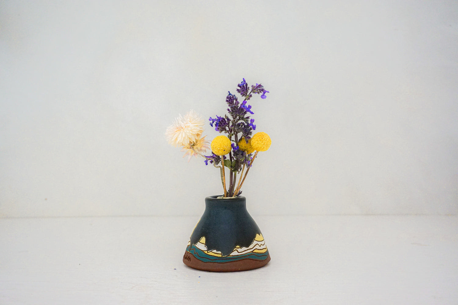 Wee baby vase in DARBY