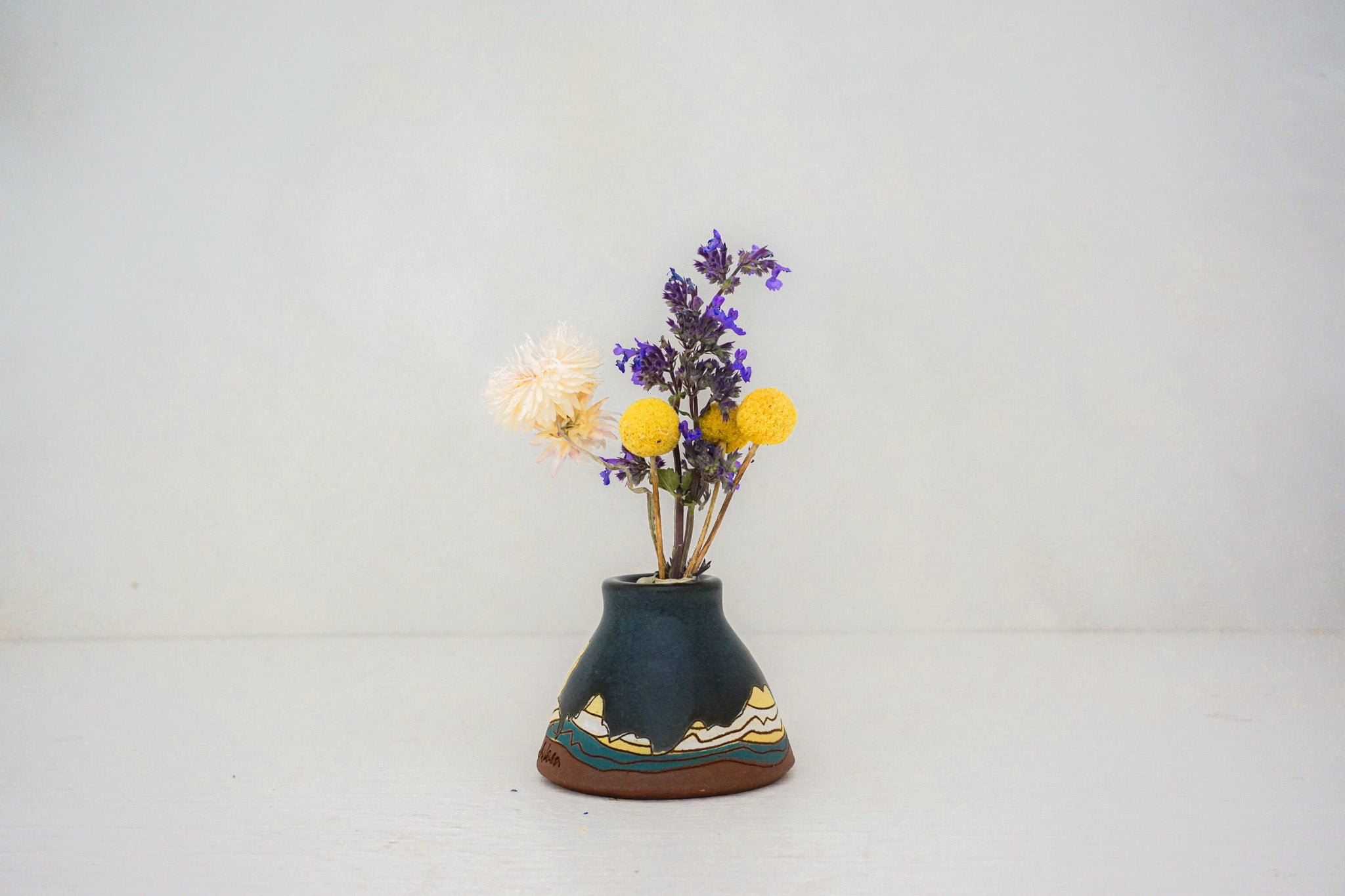 Wee baby vase in DARBY