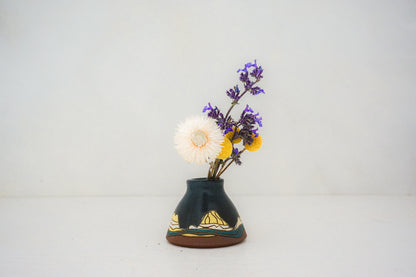 Wee baby vase in DARBY