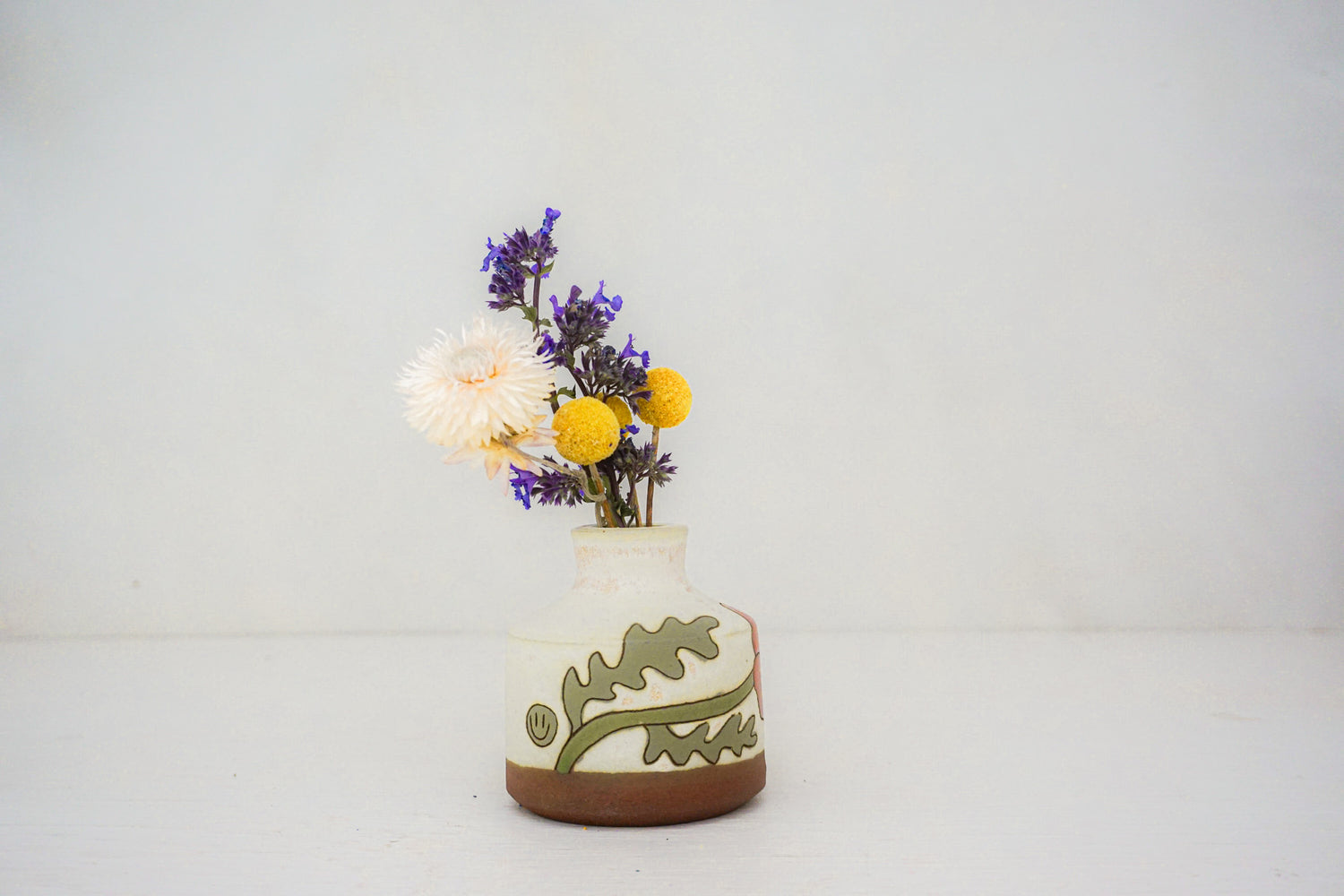 Poppy bottle vase in BONE