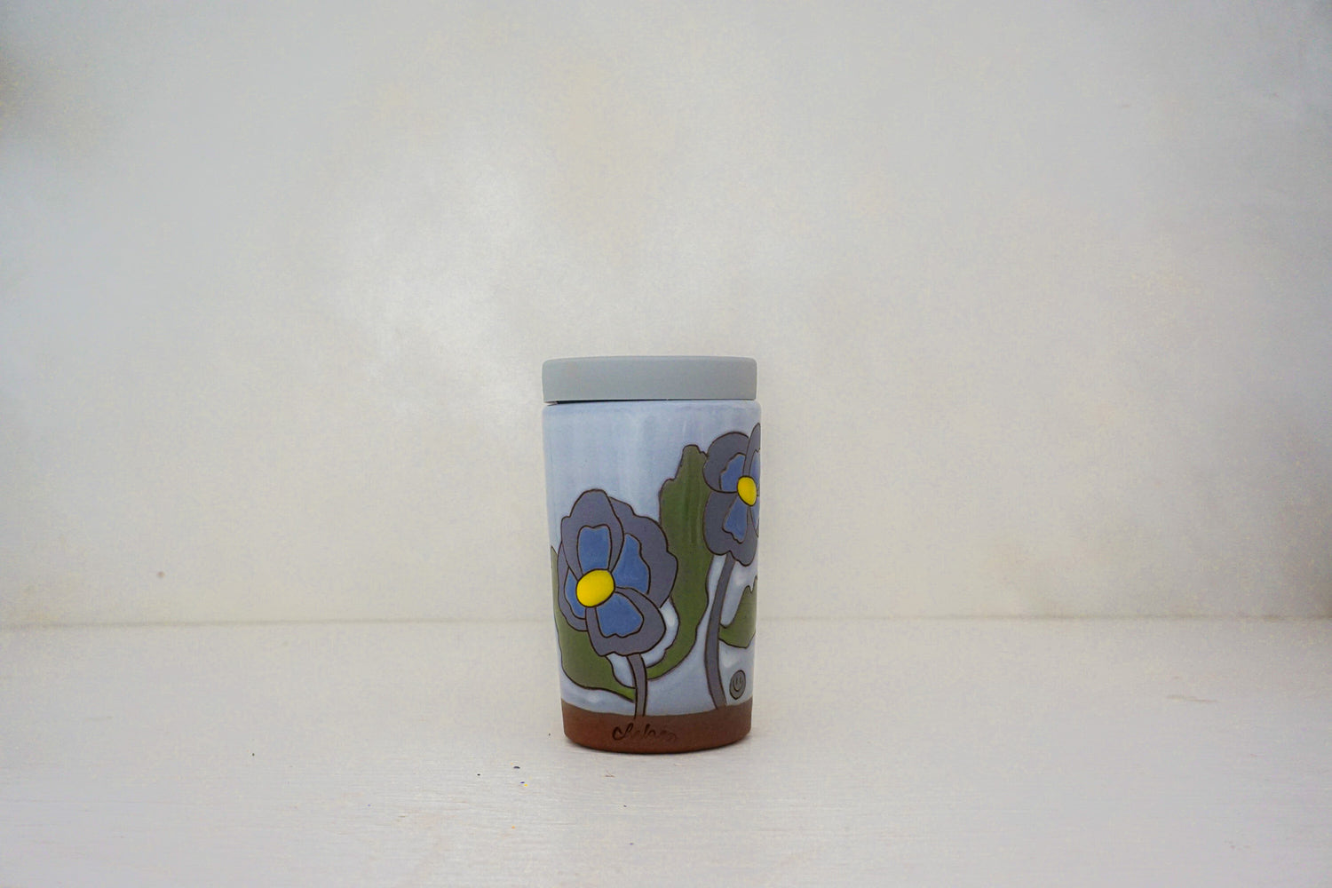 Purple Pansy Travel cup in WHITE