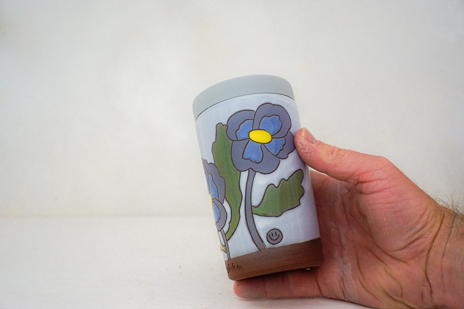 Purple Pansy Travel cup in WHITE
