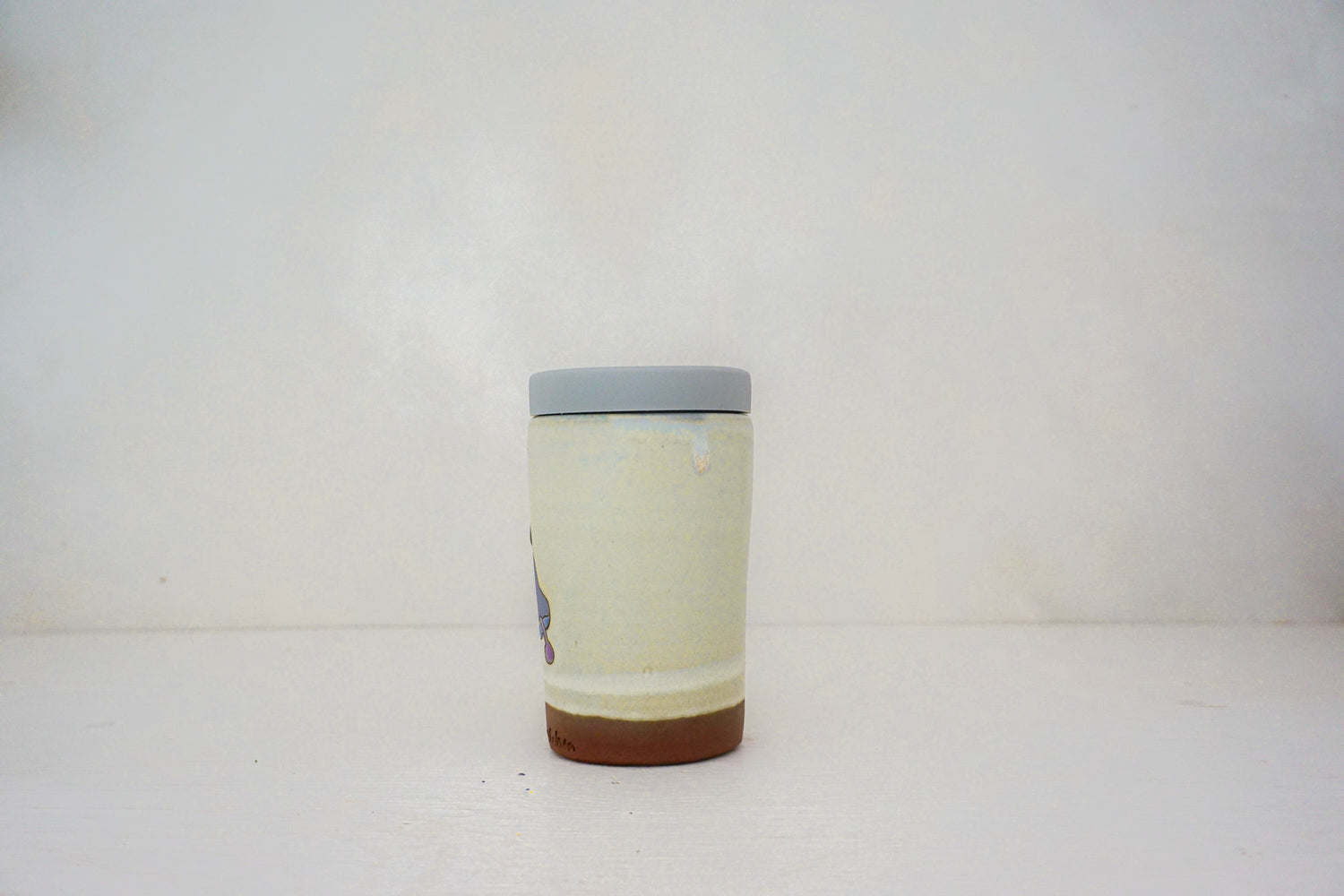 Keep your chin up Purple flower Travel cup in BONE