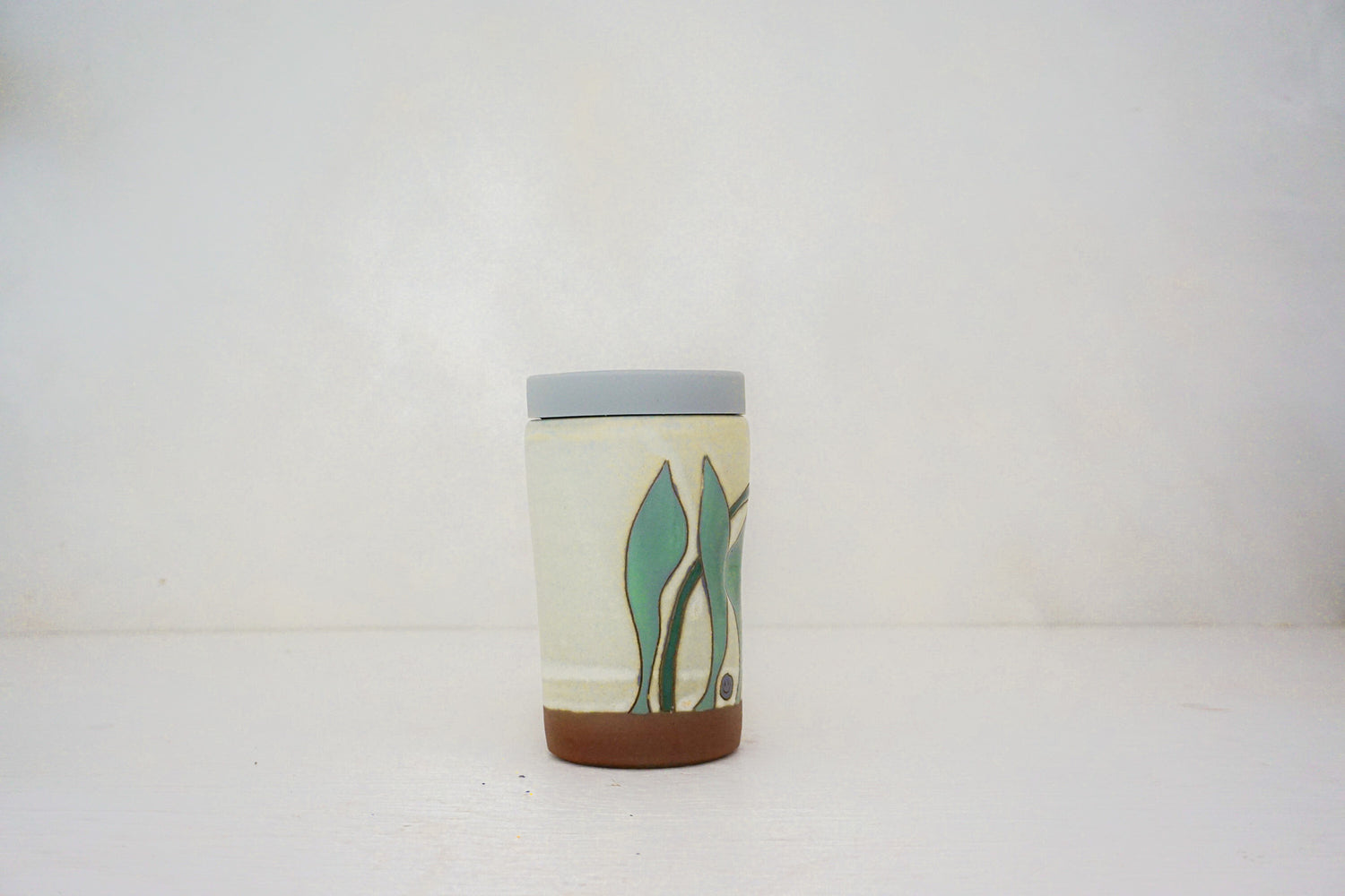 Keep your chin up Purple flower Travel cup in BONE