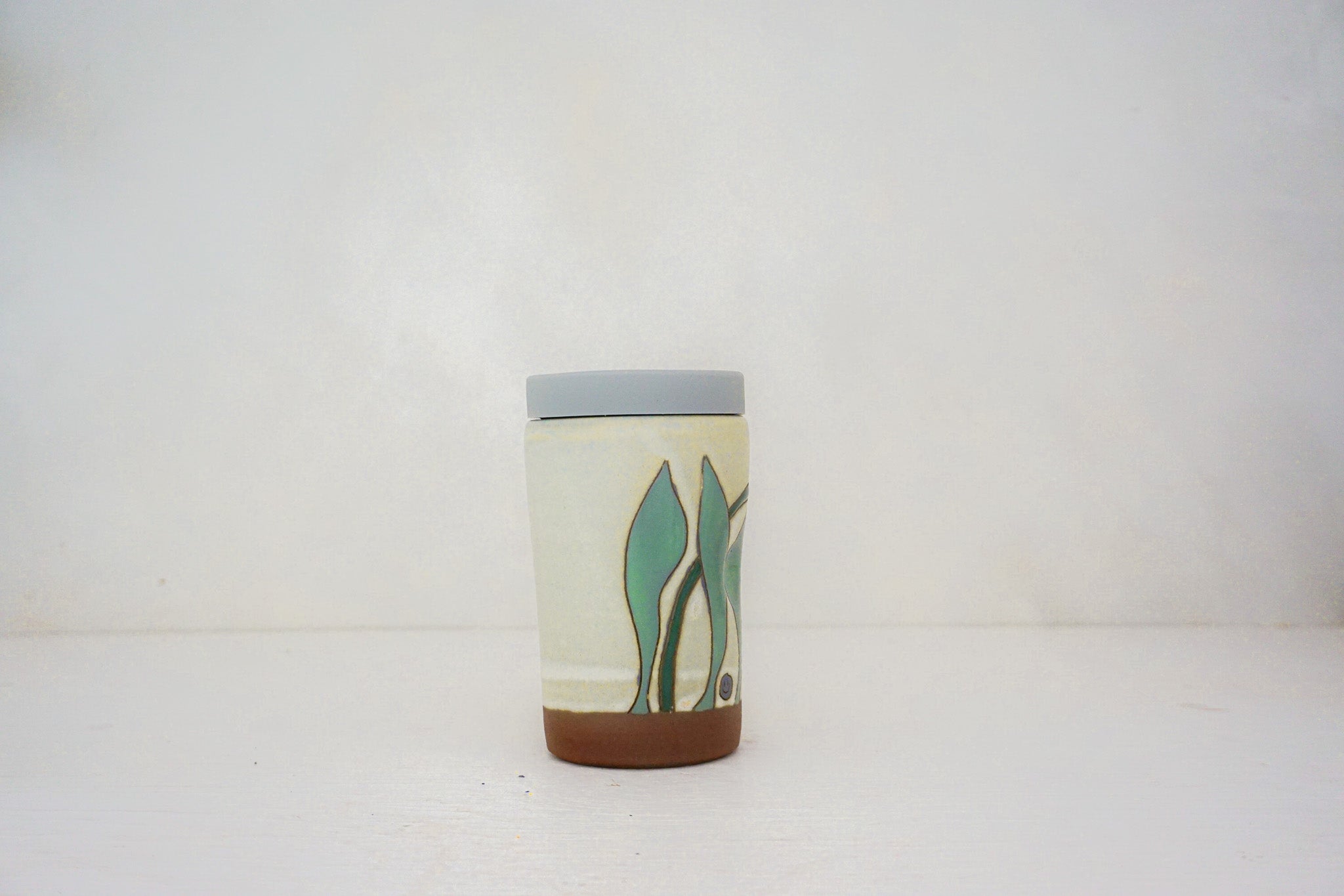 Keep your chin up Purple flower Travel cup in BONE