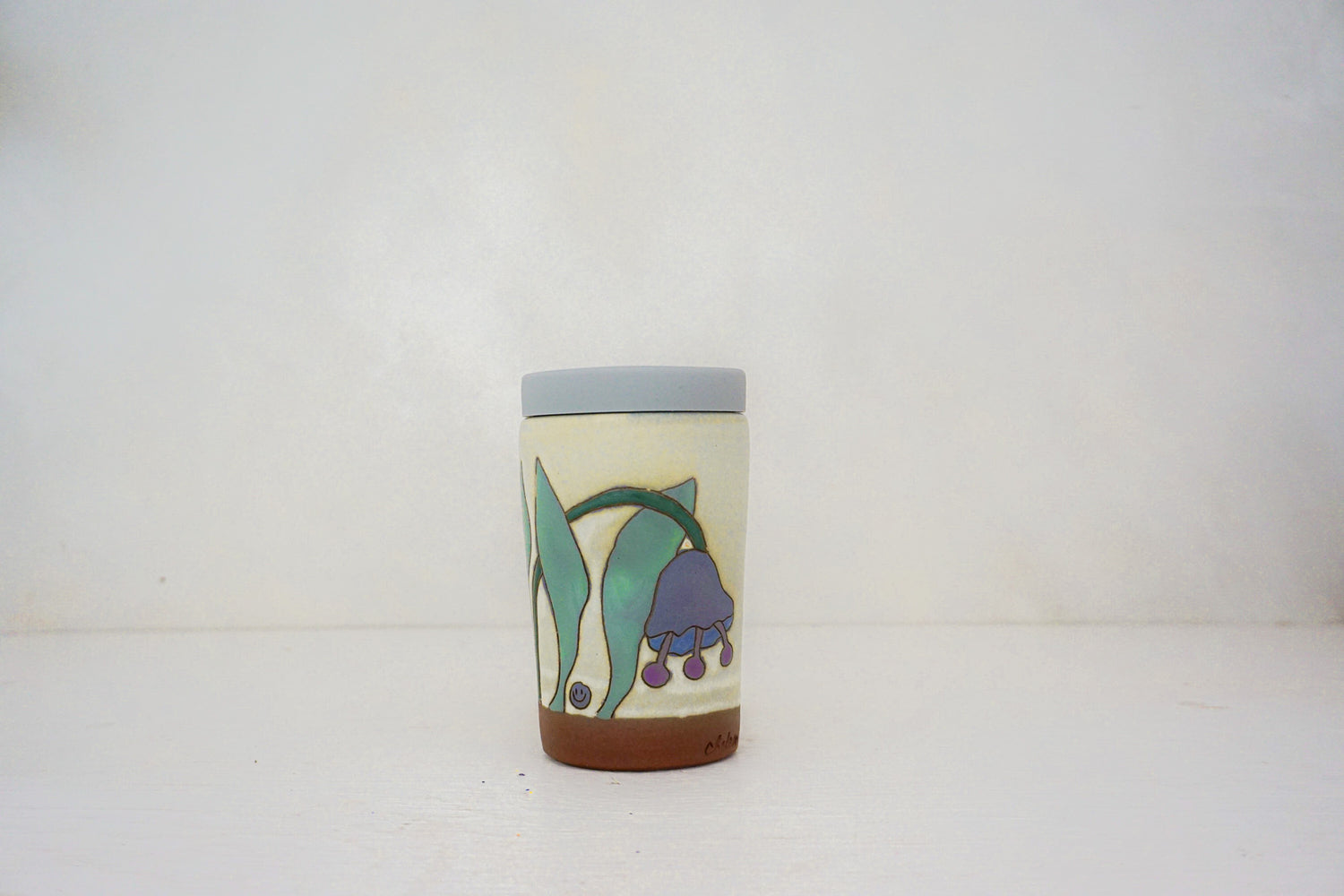 Keep your chin up Purple flower Travel cup in BONE