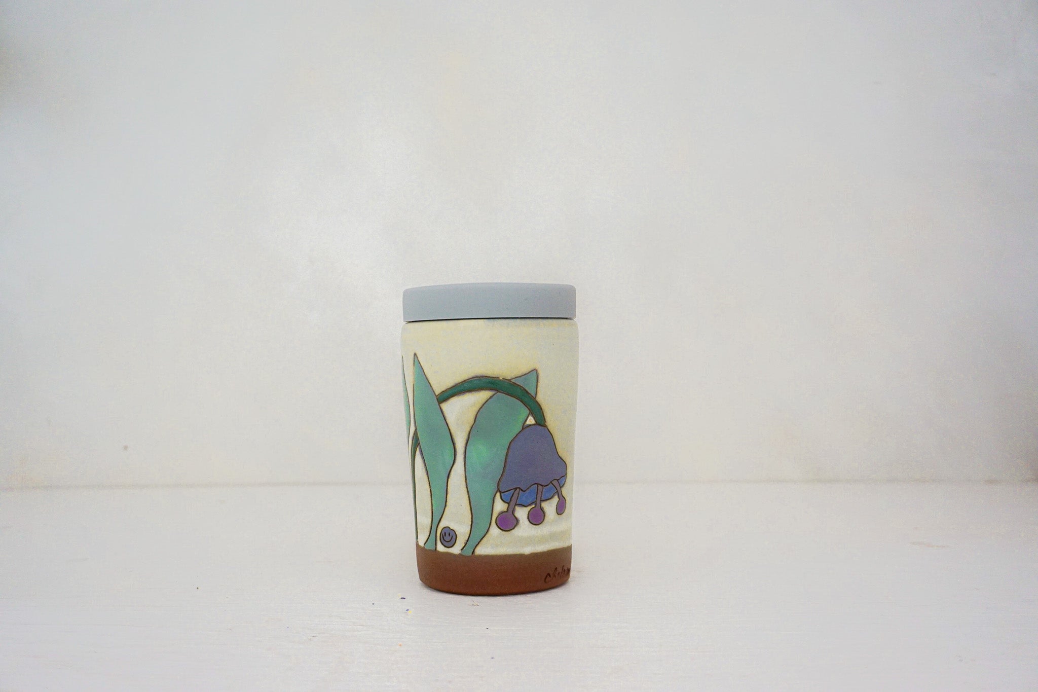 Keep your chin up Purple flower Travel cup in BONE