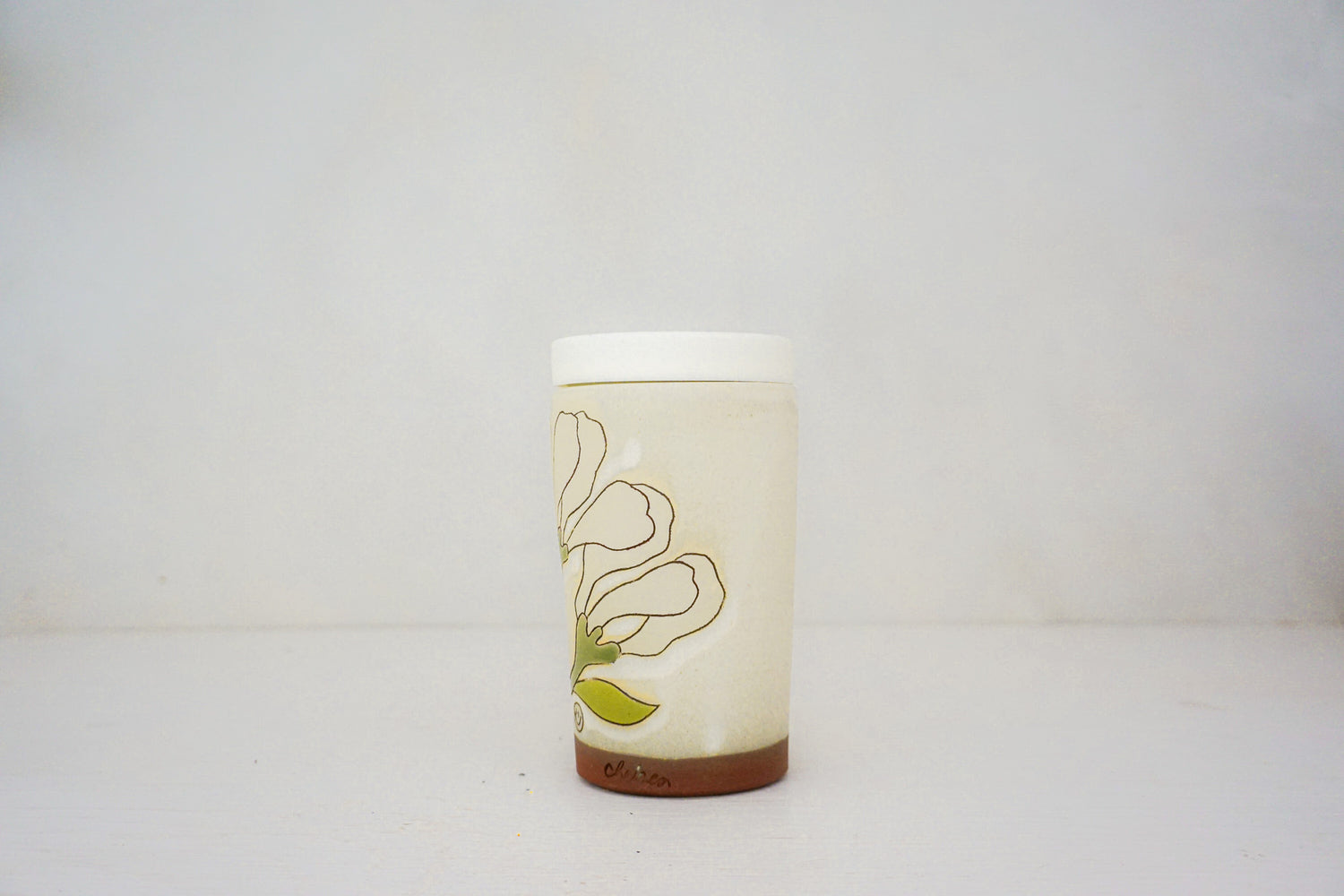Dancing flower Travel cup in BONE