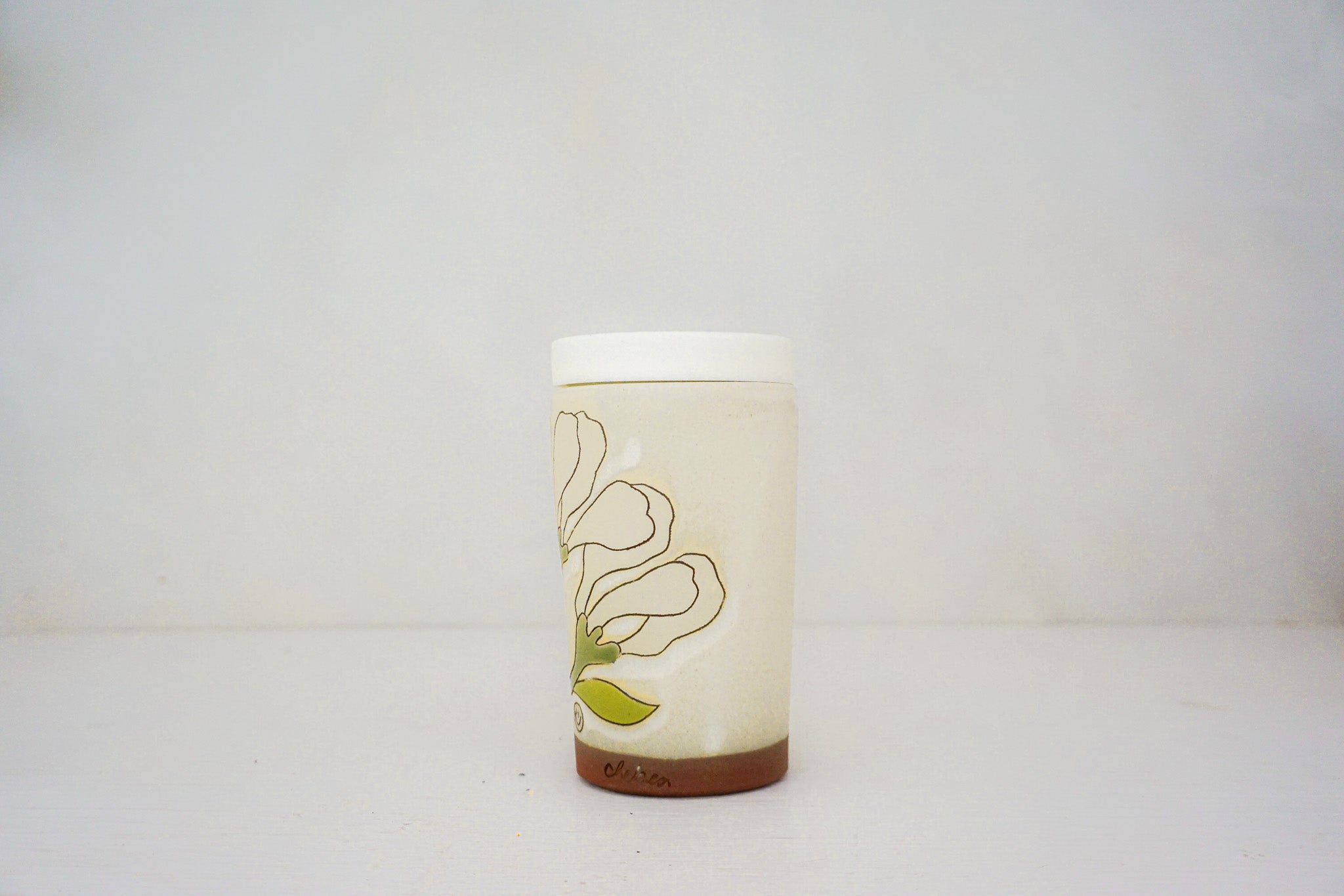 Dancing flower Travel cup in BONE