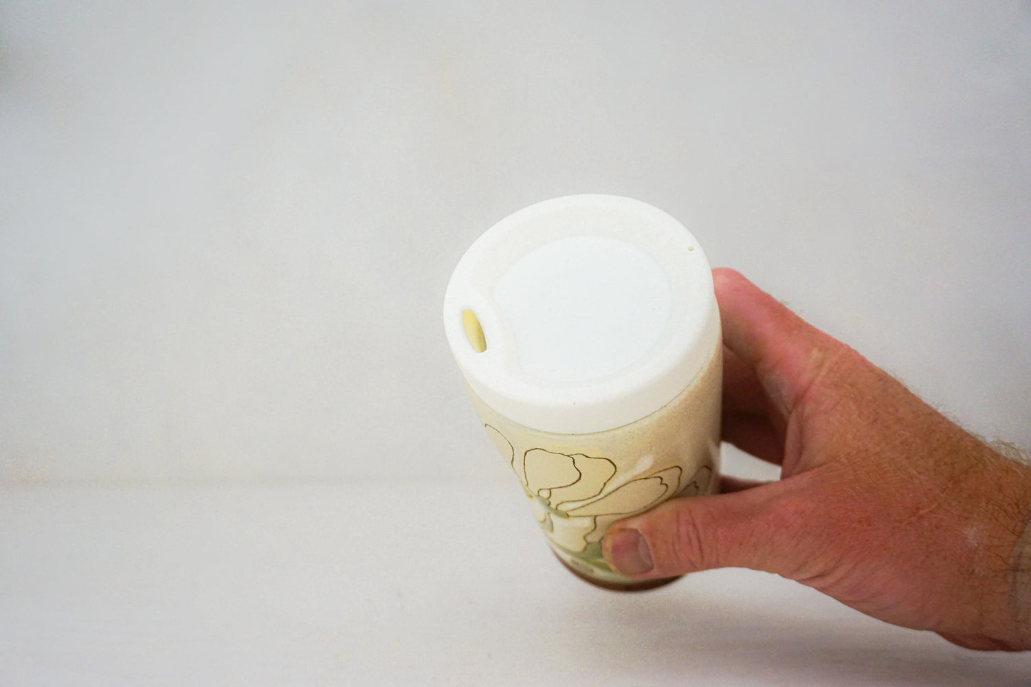 Dancing flower Travel cup in BONE