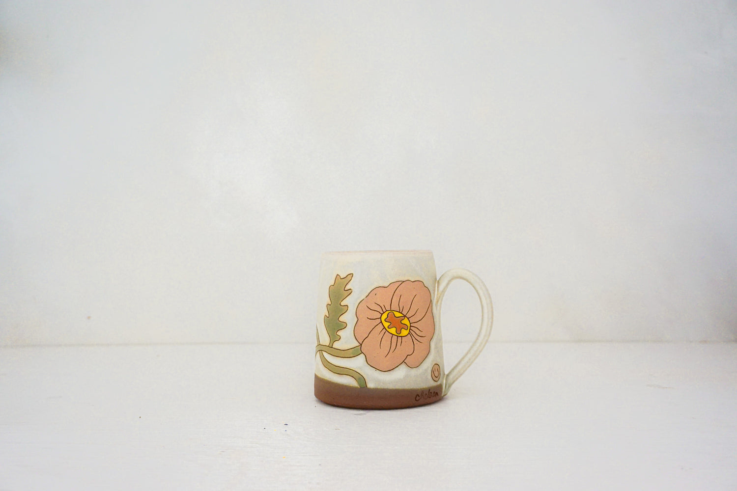 Poppy mug in BONE
