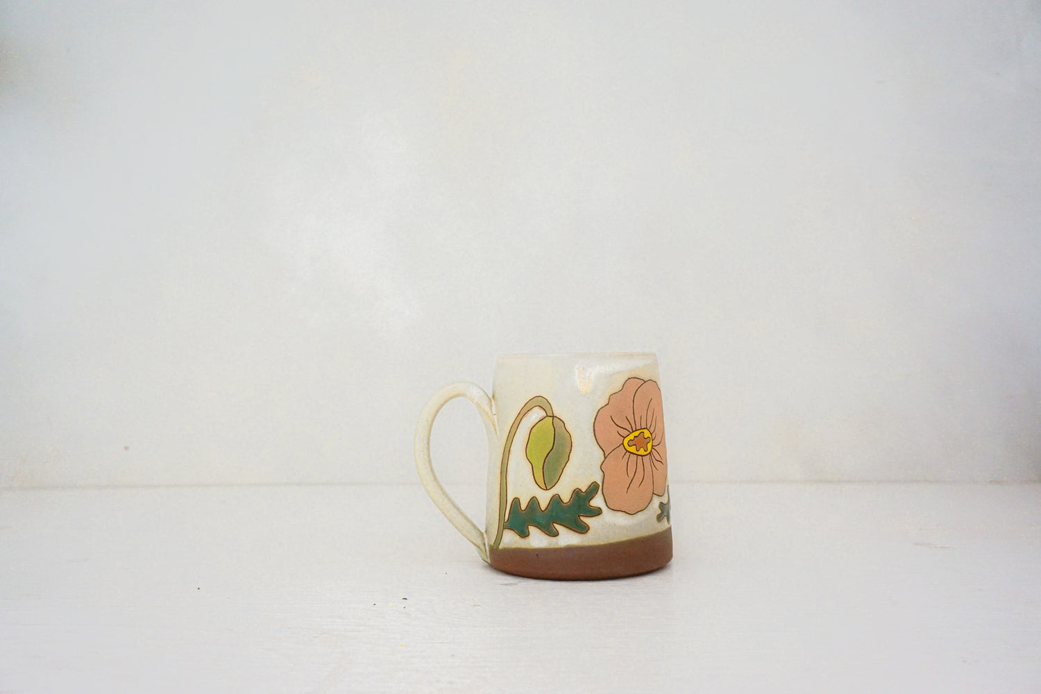 Poppy mug in BONE