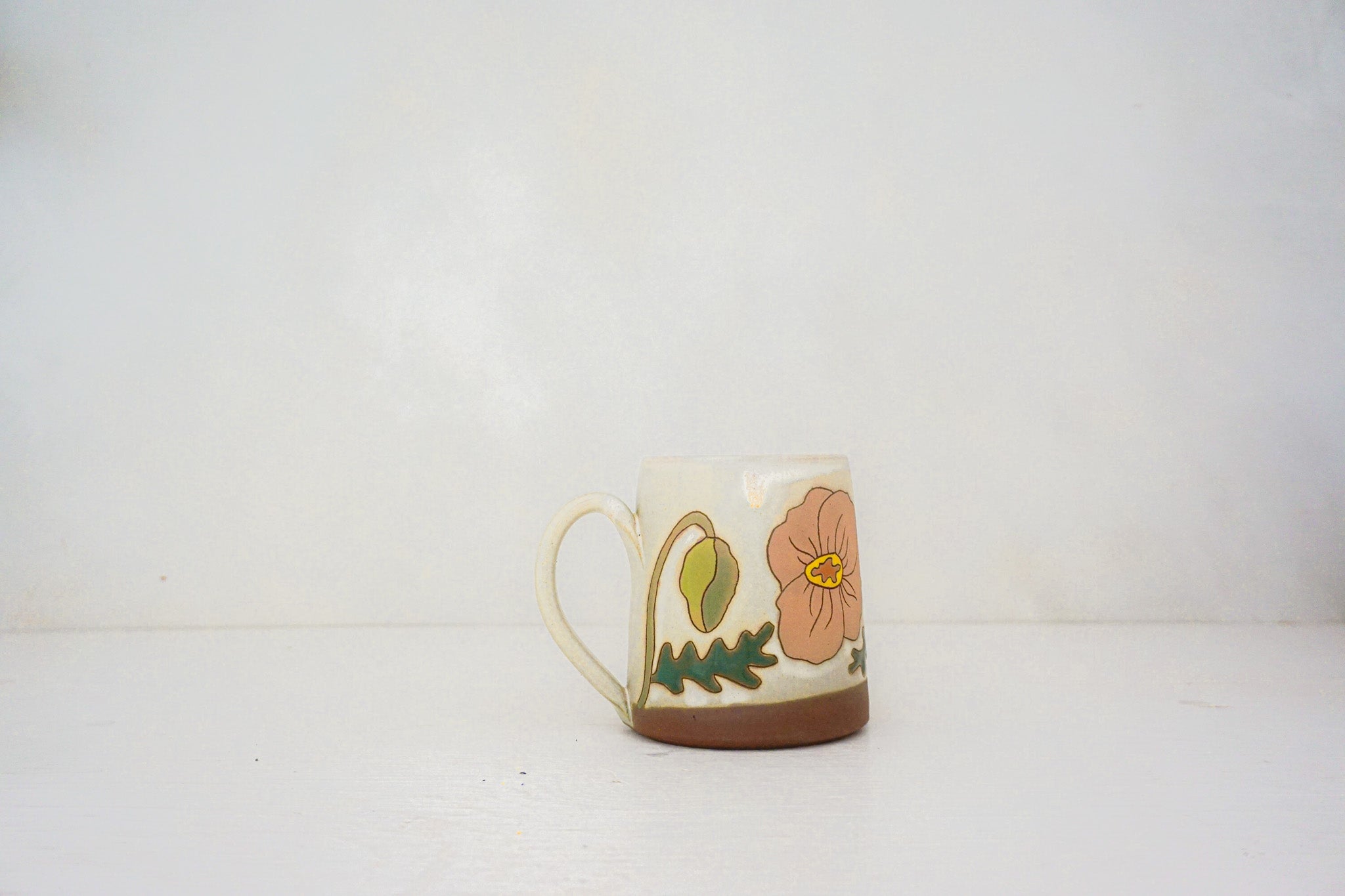 Poppy mug in BONE