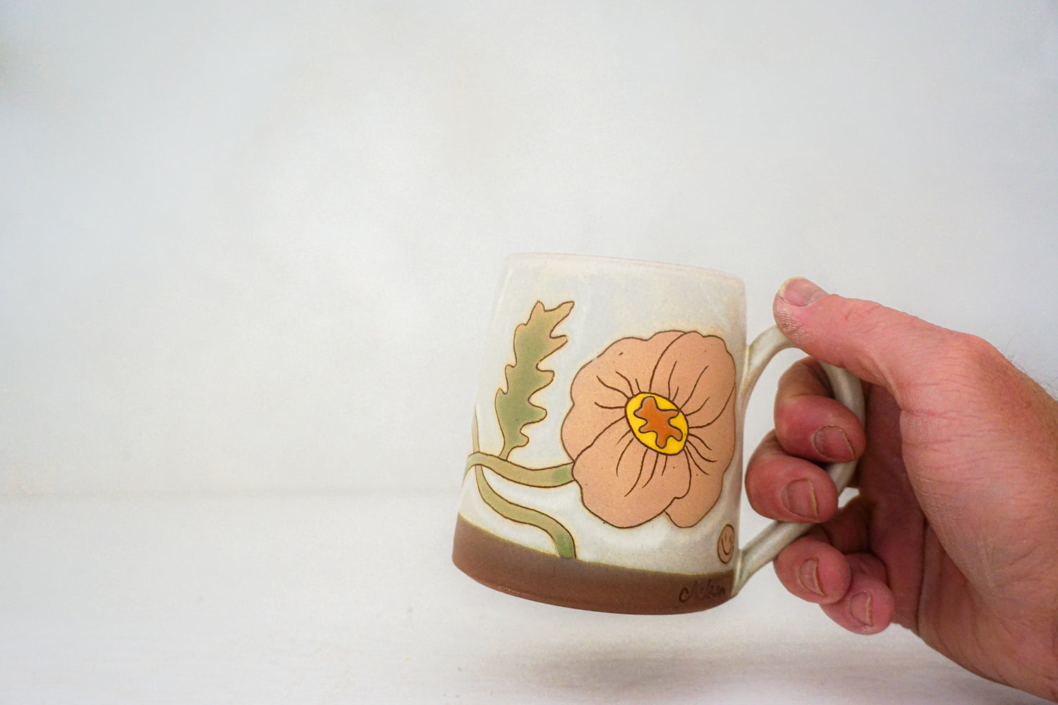 Poppy mug in BONE