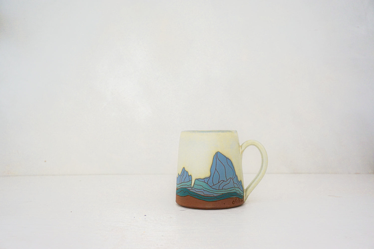 W Teton blue mug in BONE 2