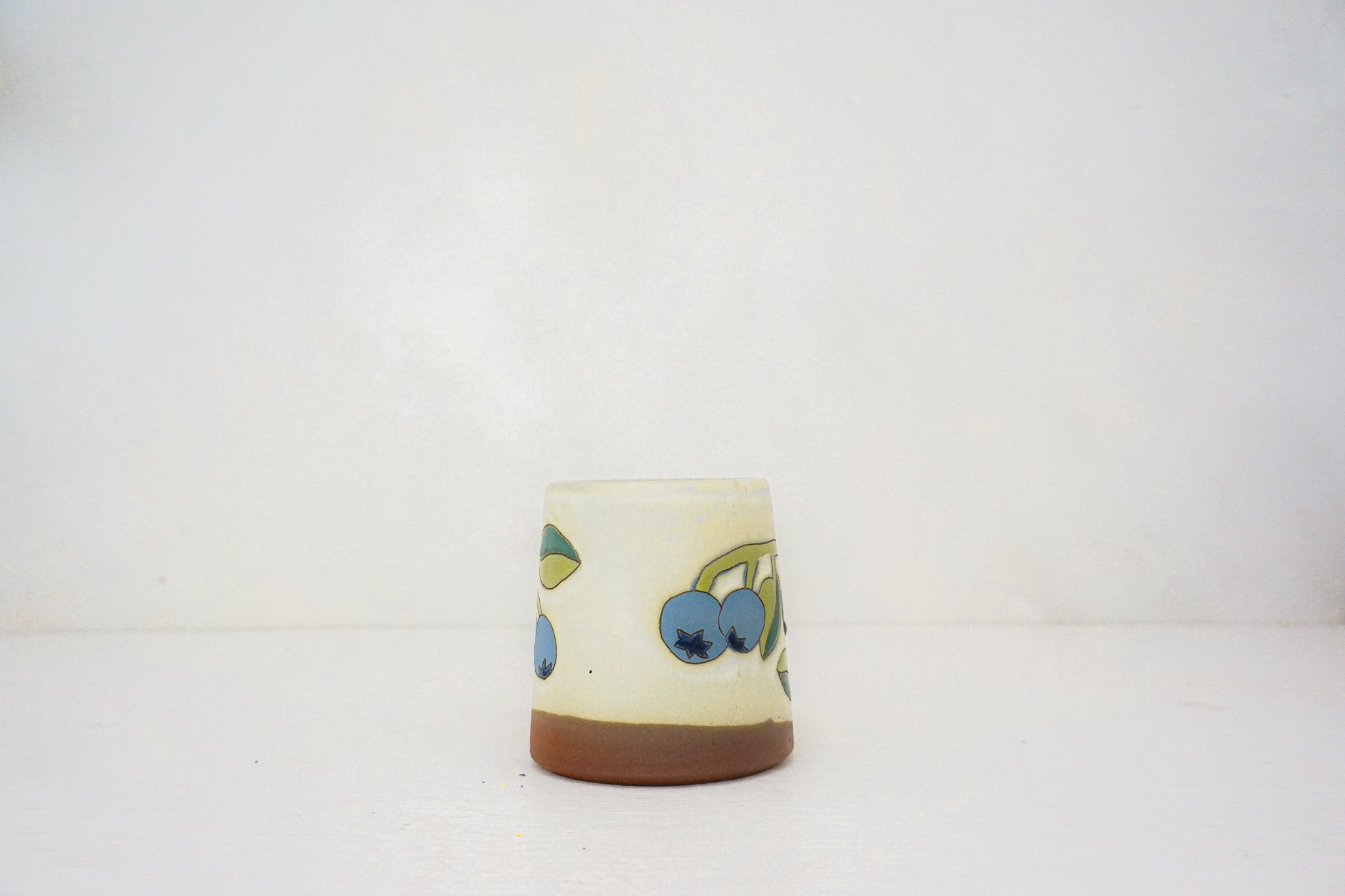 Blueberry mug in BONE