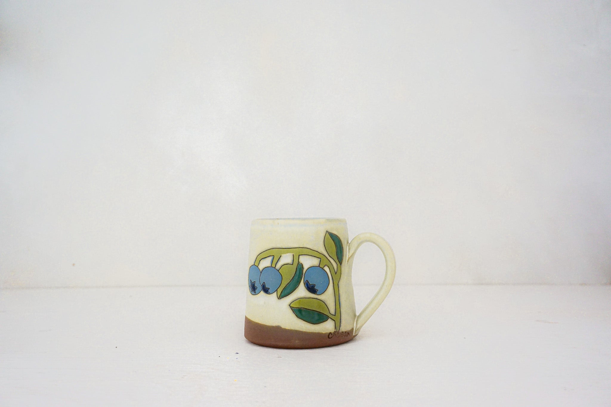 Blueberry mug in BONE