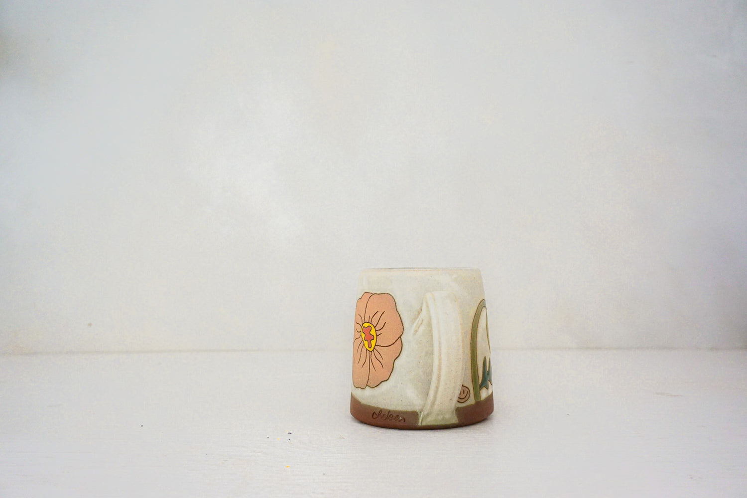 Poppy mug in BONE 2