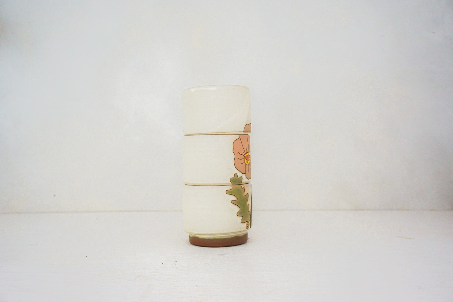 Poppy Stackers cups in BONE