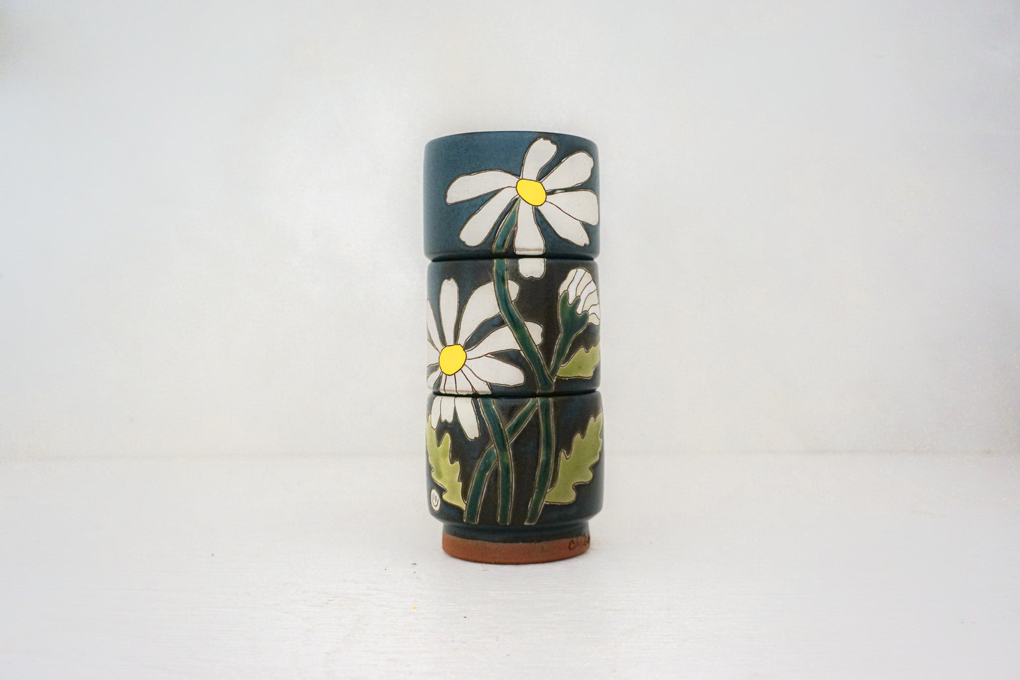 Daisy Stackers cups in DARBY*