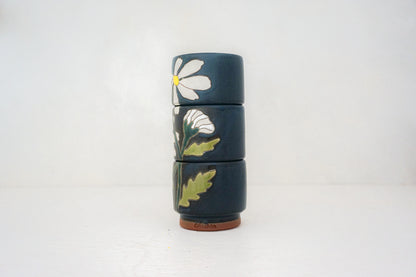 Daisy Stackers cups in DARBY*
