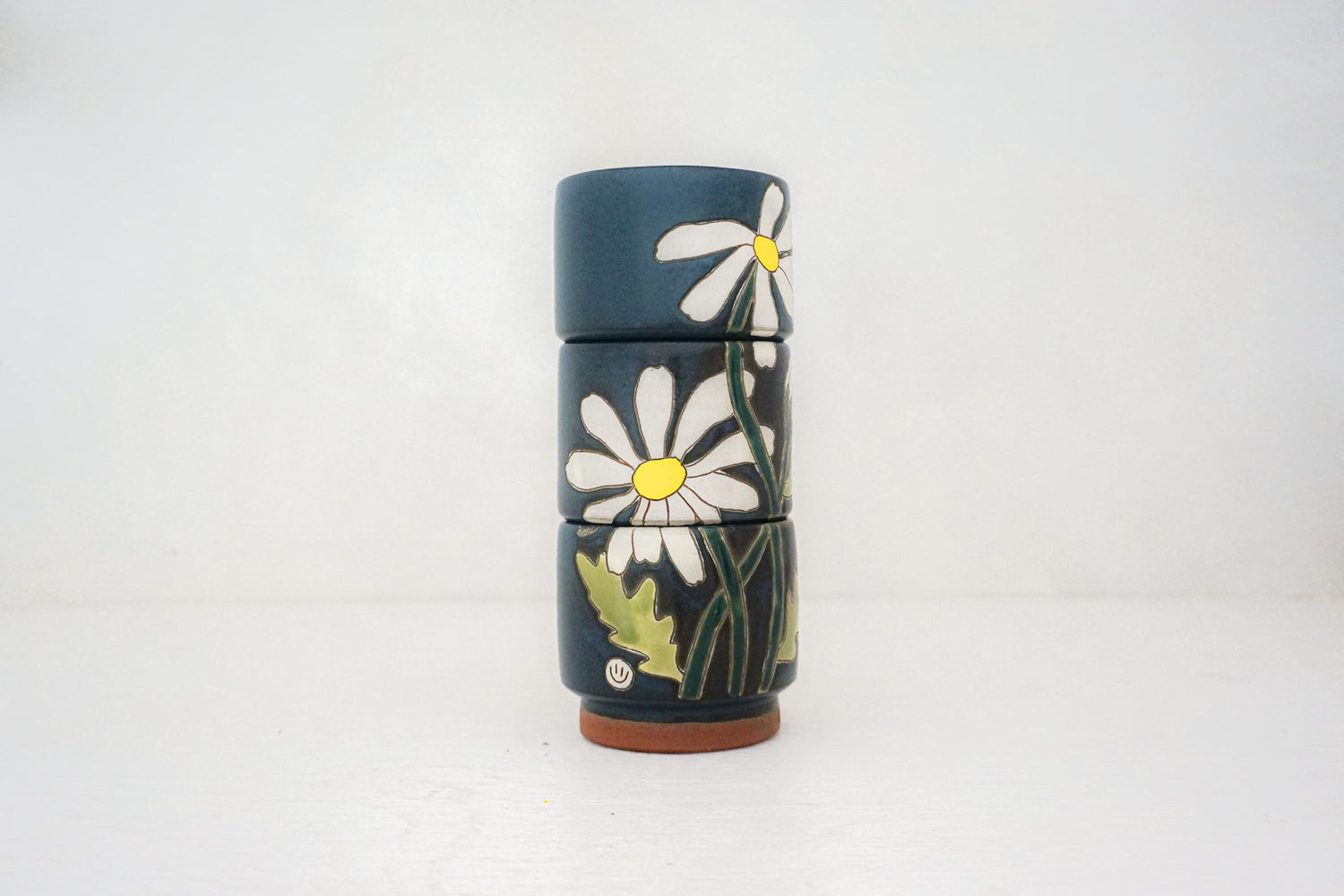 Daisy Stackers cups in DARBY*