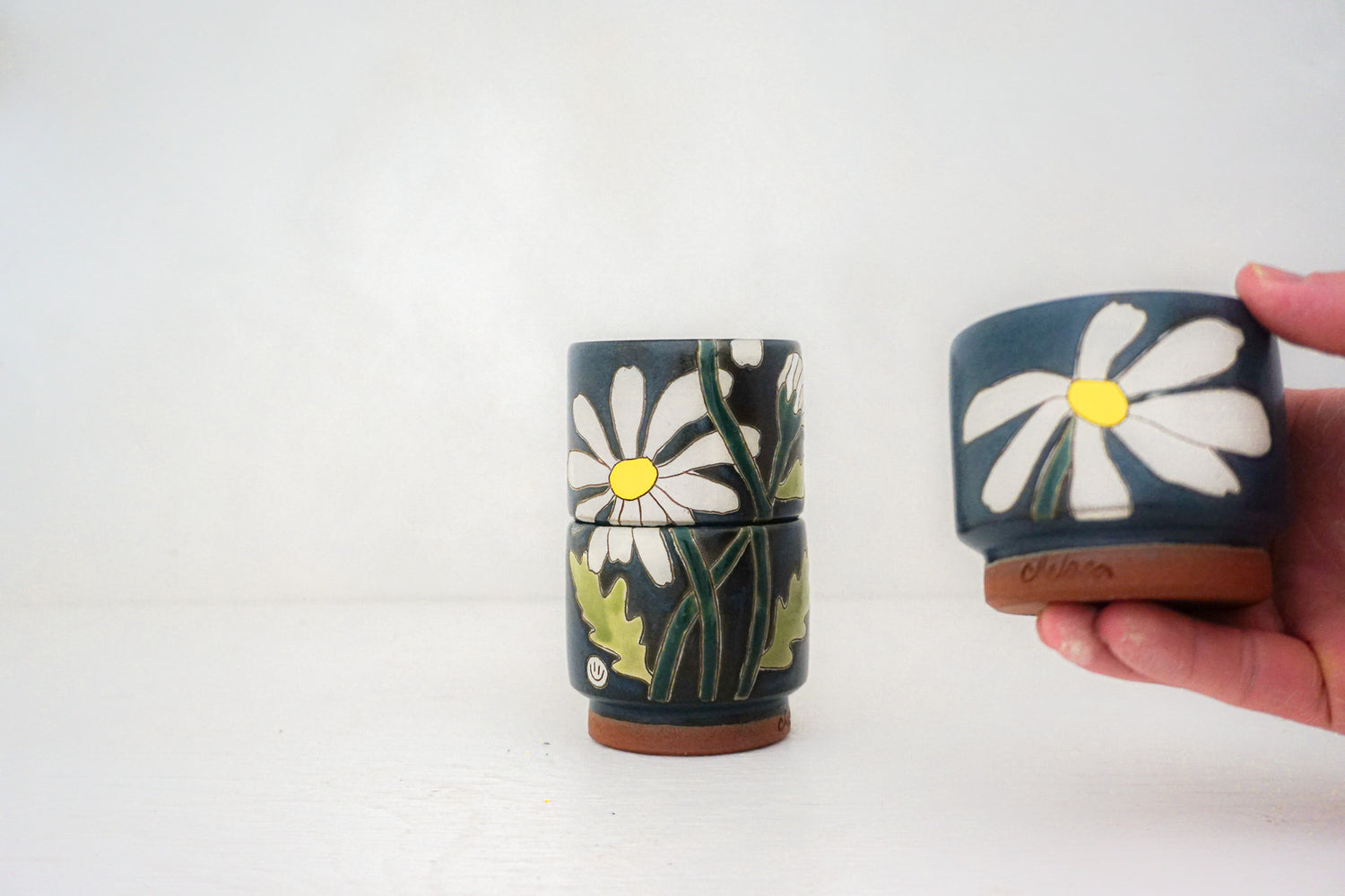 Daisy Stackers cups in DARBY*