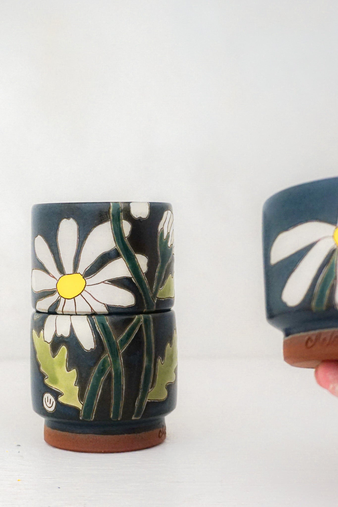 Daisy Stackers cups in DARBY*