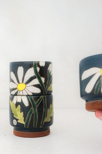 Daisy Stackers cups in DARBY*