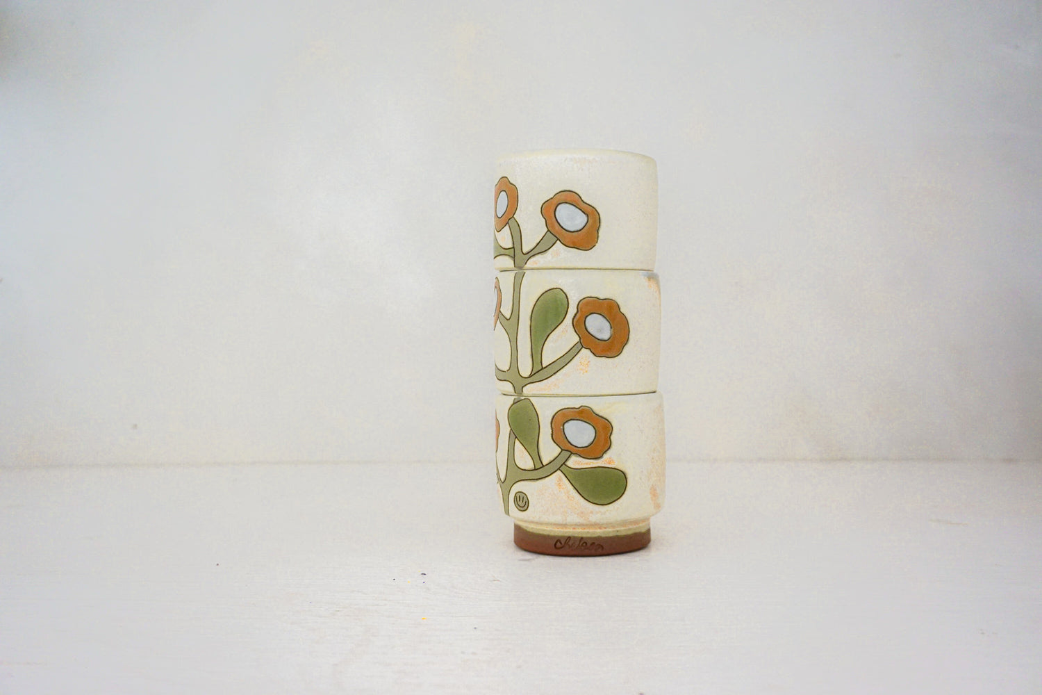 Fun in the Sun Stackers cups in BONE