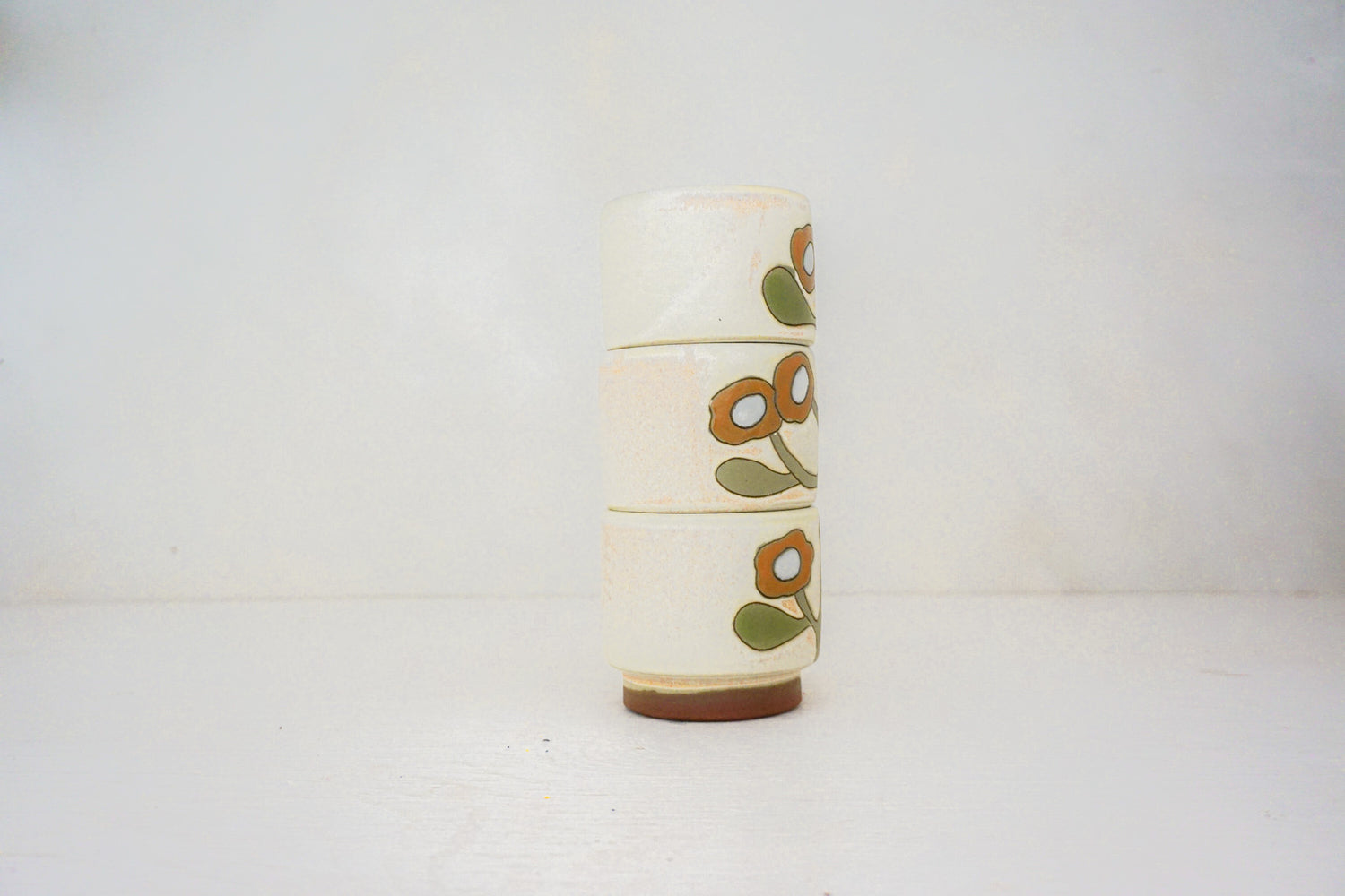Fun in the Sun Stackers cups in BONE