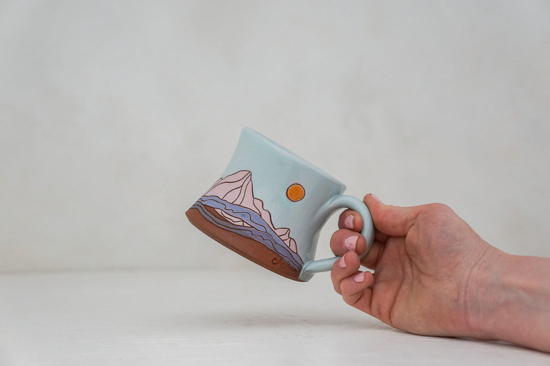 Not a cloud in the sky shortie mug*