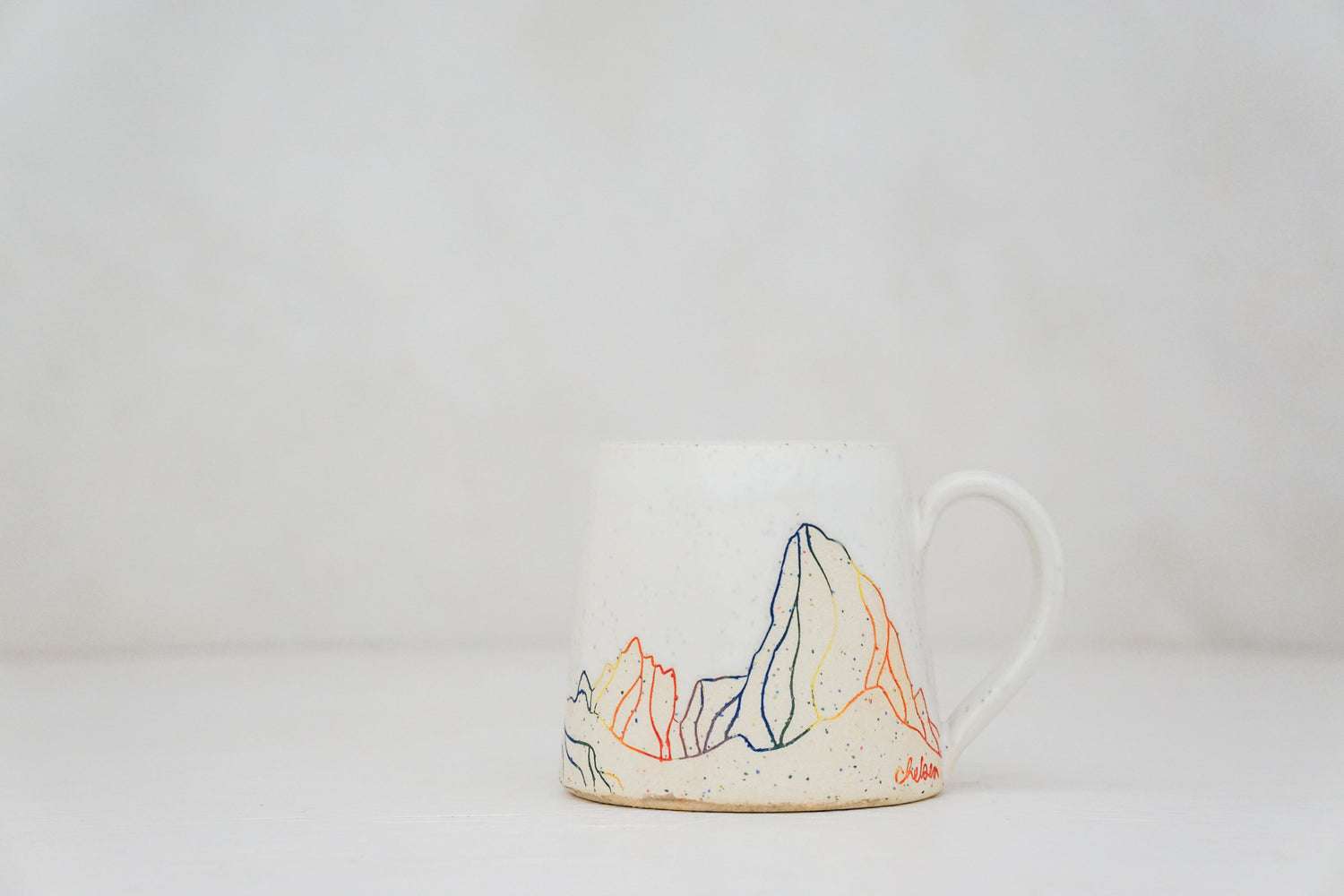 W Teton Colored Grog mug in White 1