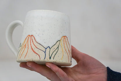E Teton Colored Grog mug in White