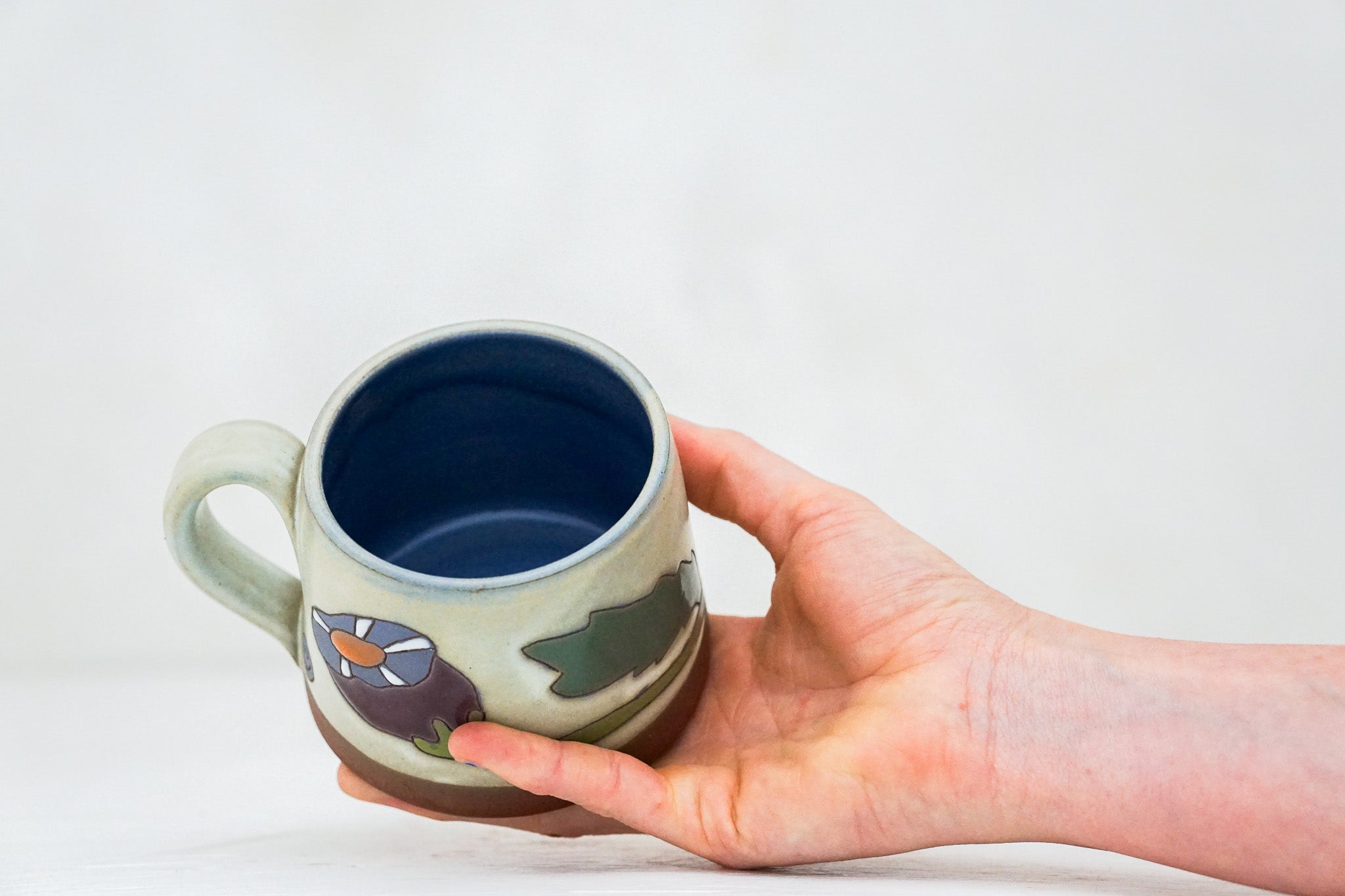 Morning Glory flower shortie mug in Bone