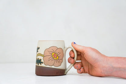 Poppy mug in Bone
