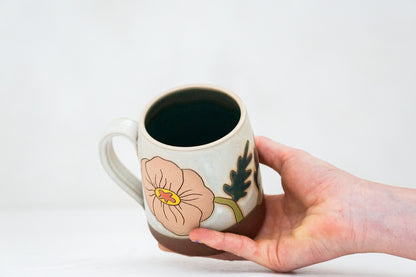 Poppy mug in Bone