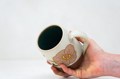 Poppy mug in Bone